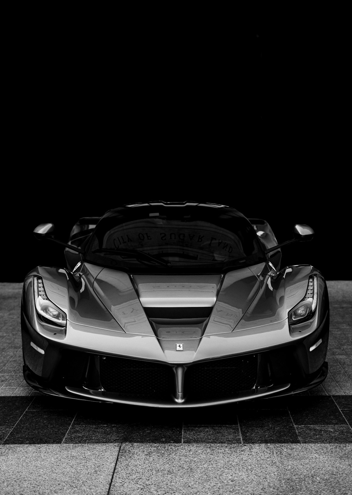 Free luxury car valuation UAE — Lexus, Mercedes, Porsche