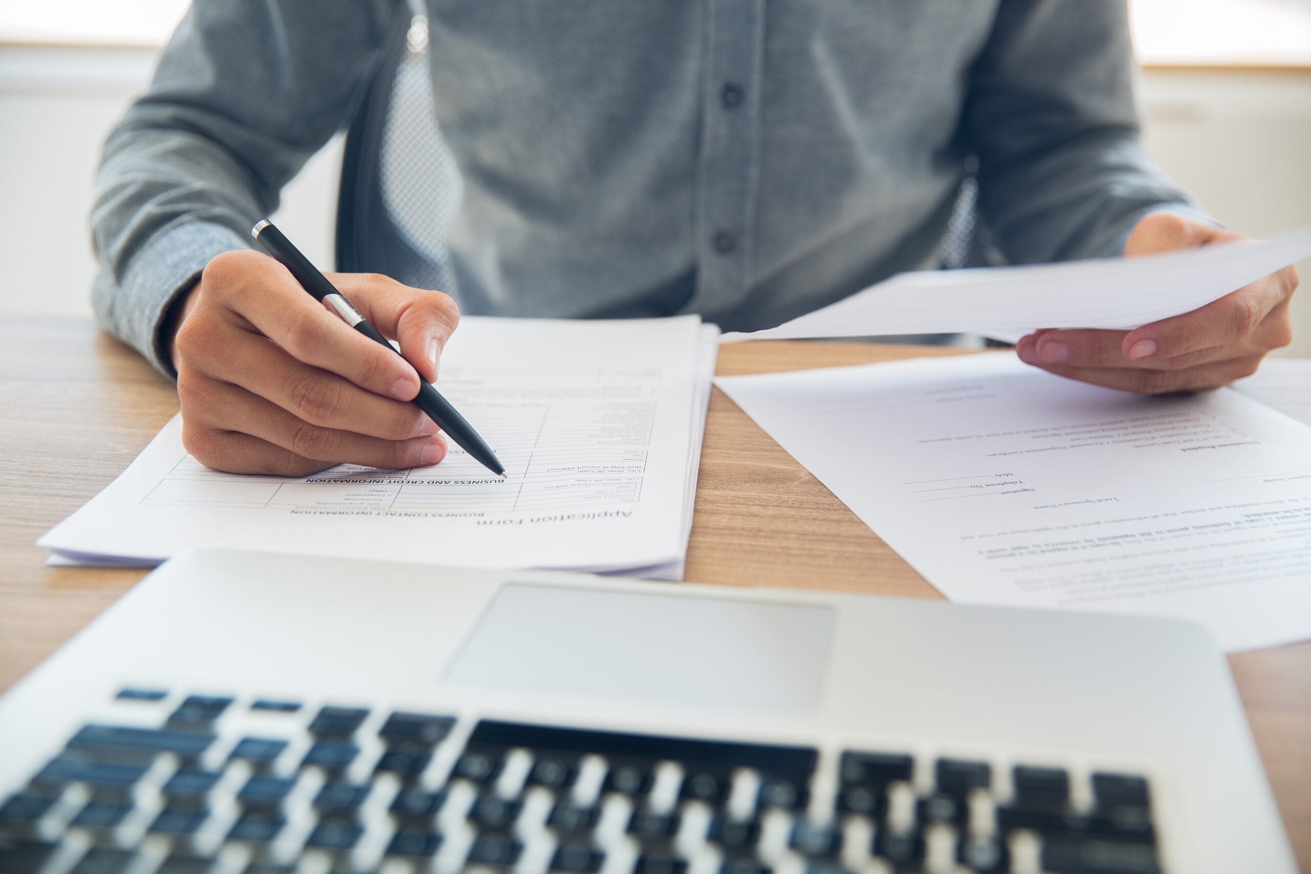 Documents Required to Sell a Car in Dubai (Complete 2025 Guide)